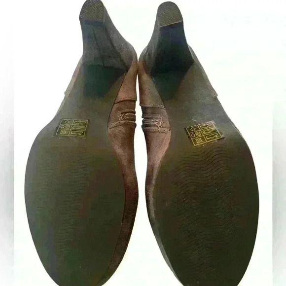 Grey Suede 3” heel boots, NIB - Picture 3 of 3